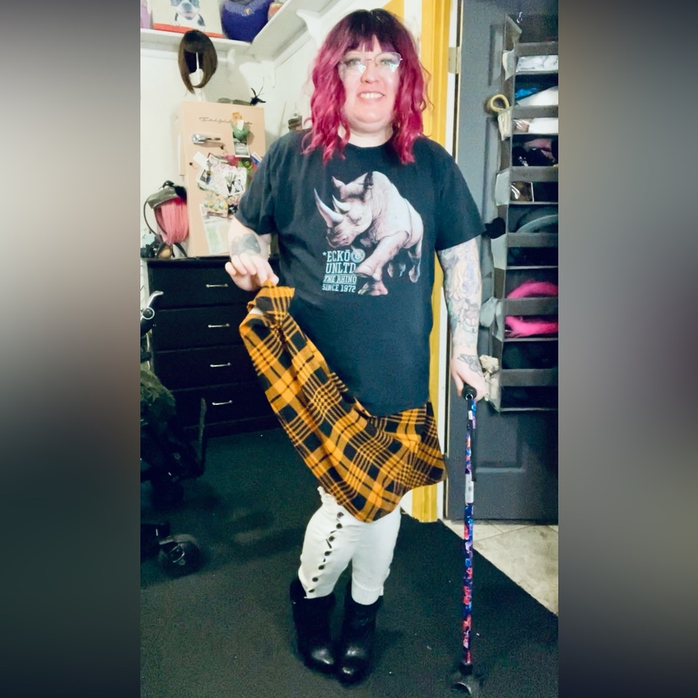 Two Pairs Knit and Lace Leg Warmers with Button closure - Picture 6 of 6